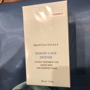 SkinCeuticals Blemish + Age Defense - Cream Packaging